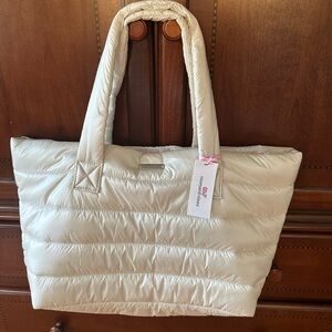 VINEYARD VINES WHITE LIGHTWEIGHT PUFFER TOTE BAG